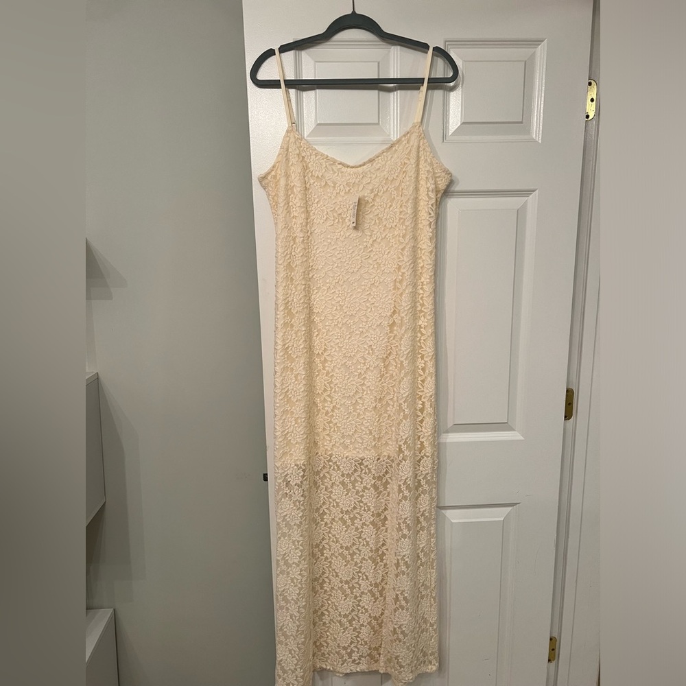 Lace maxi dress
